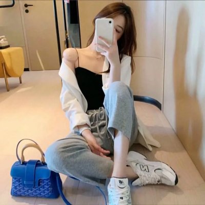 金牌客服董董恩